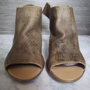 Steve Madden NONSTP peep toe heel bootie